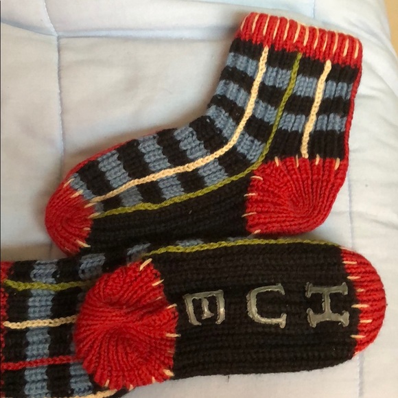 HUE Accessories - Cute slipper socks.